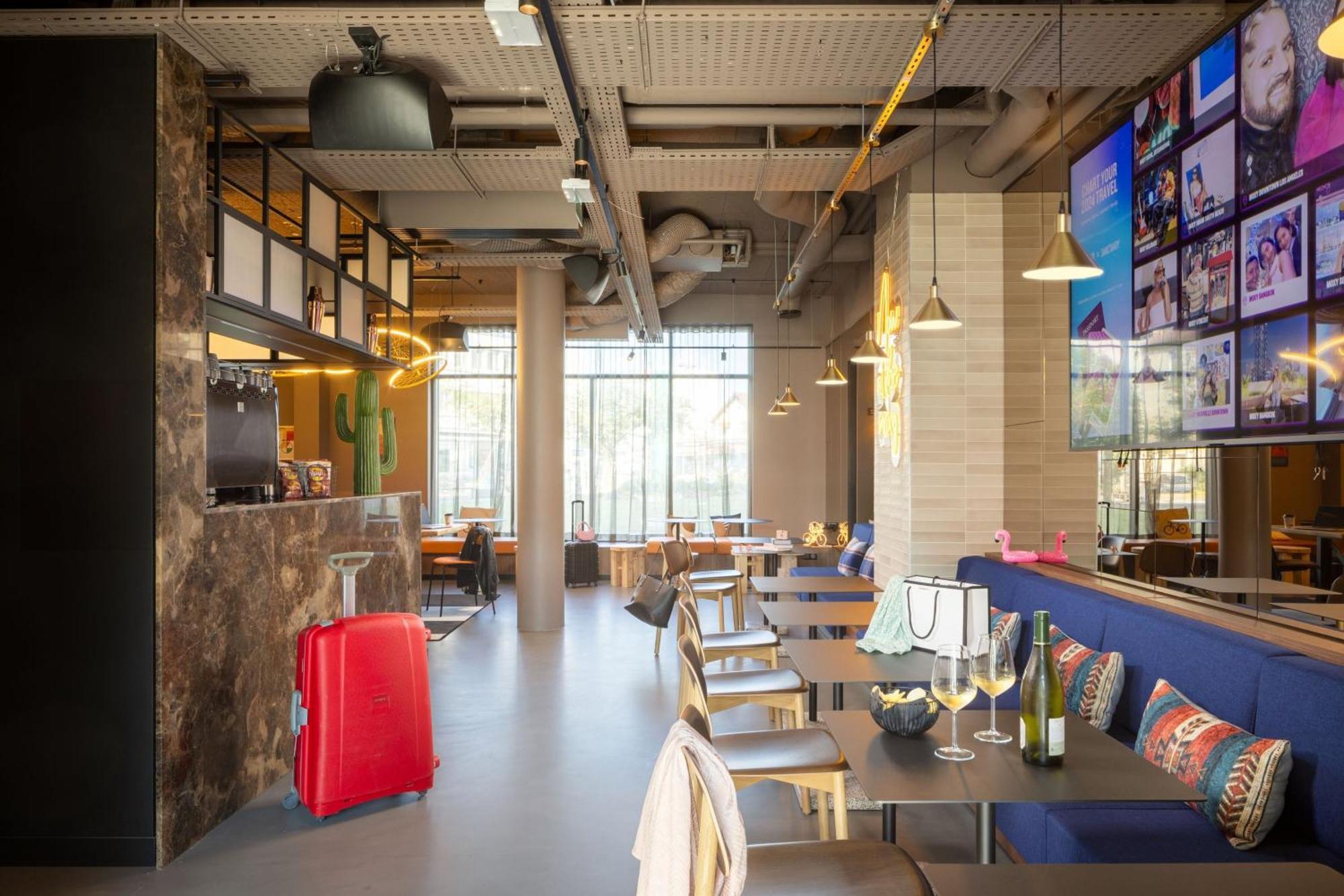 Moxy Paris Clamart Esterno foto