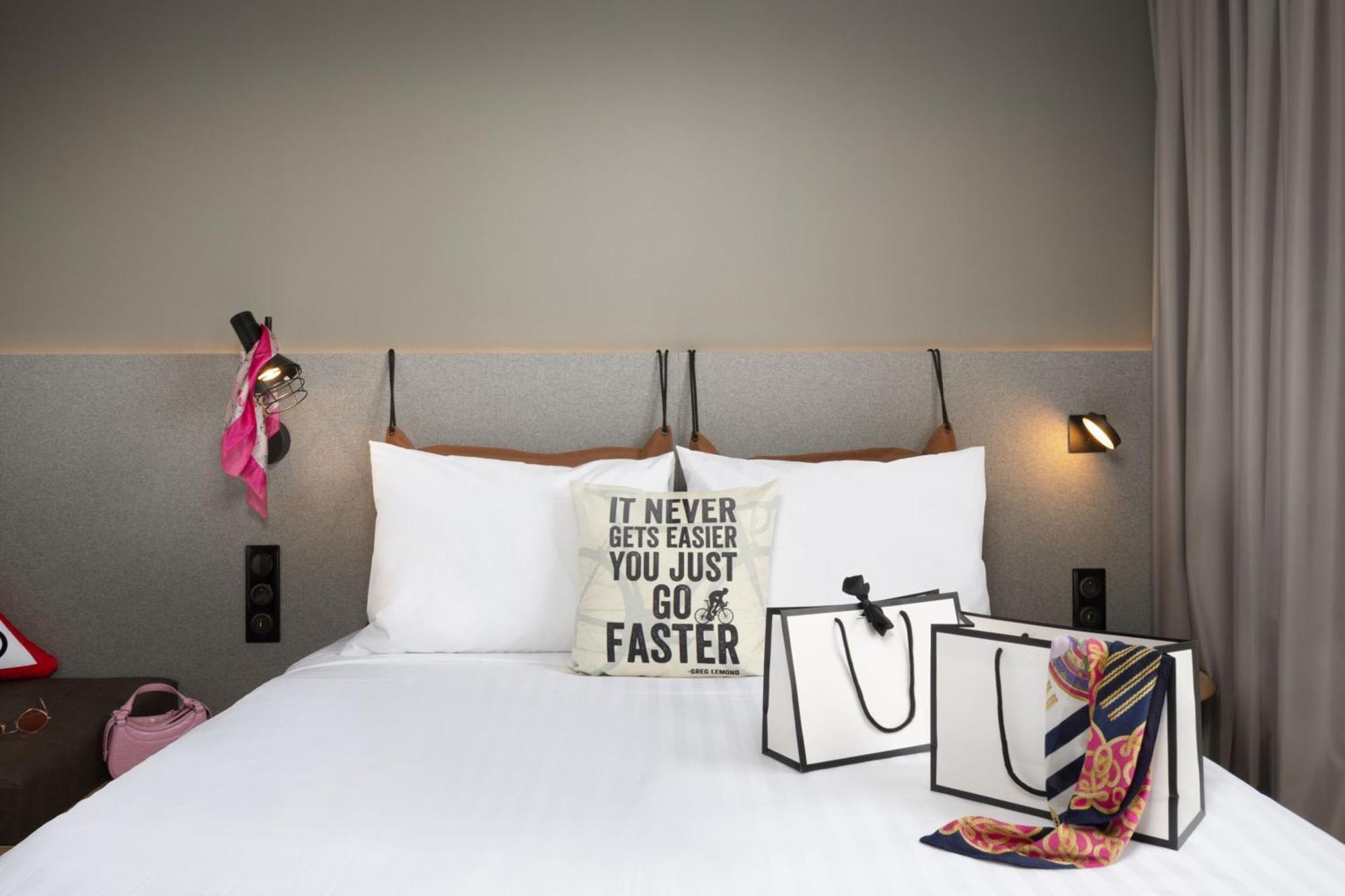 Moxy Paris Clamart Esterno foto