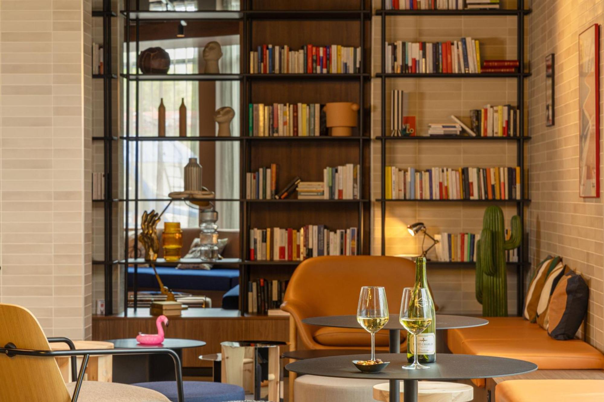 Moxy Paris Clamart Esterno foto